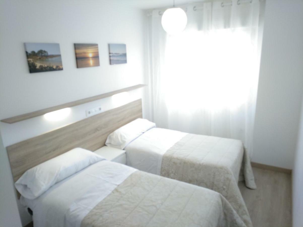 Apartamentos Poniente Villanueva De Arosa Exterior photo